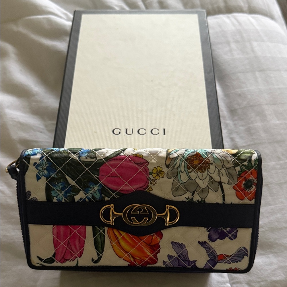 Gucci Floral Print Wallet - Multicolor